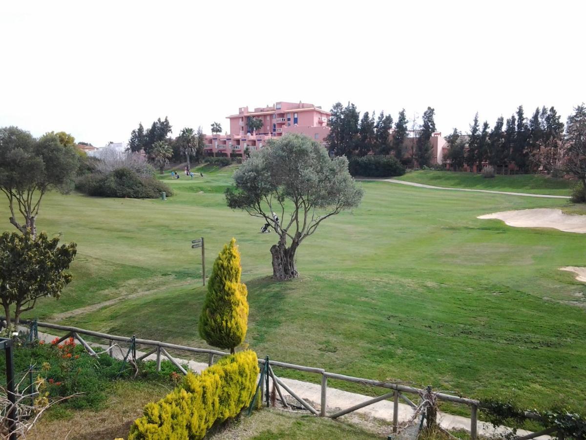 Olhando Um Campo De Golf Ислантилья Экстерьер фото